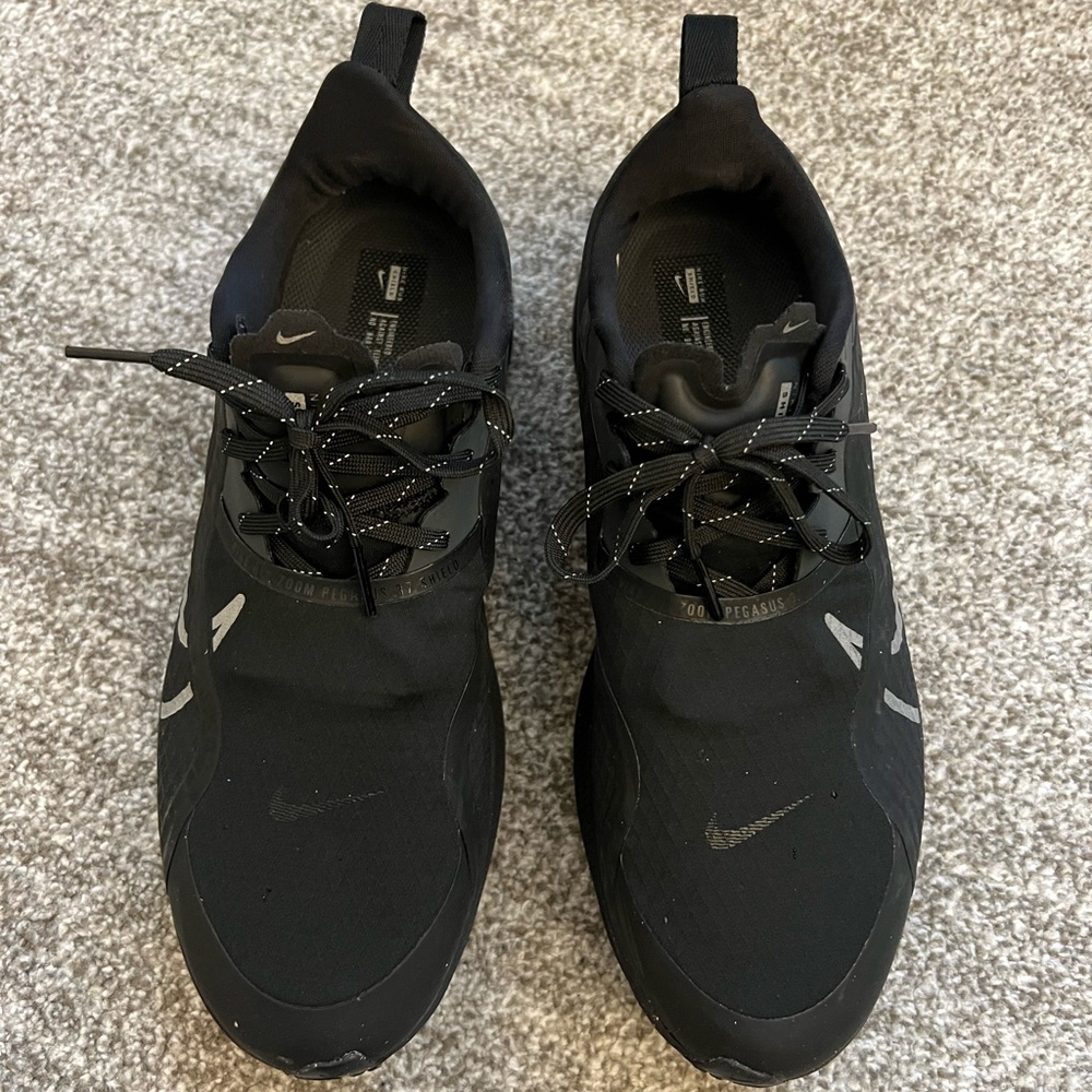 Nike Air Zoom Pegasus 37 Shield Men's Running Shoe